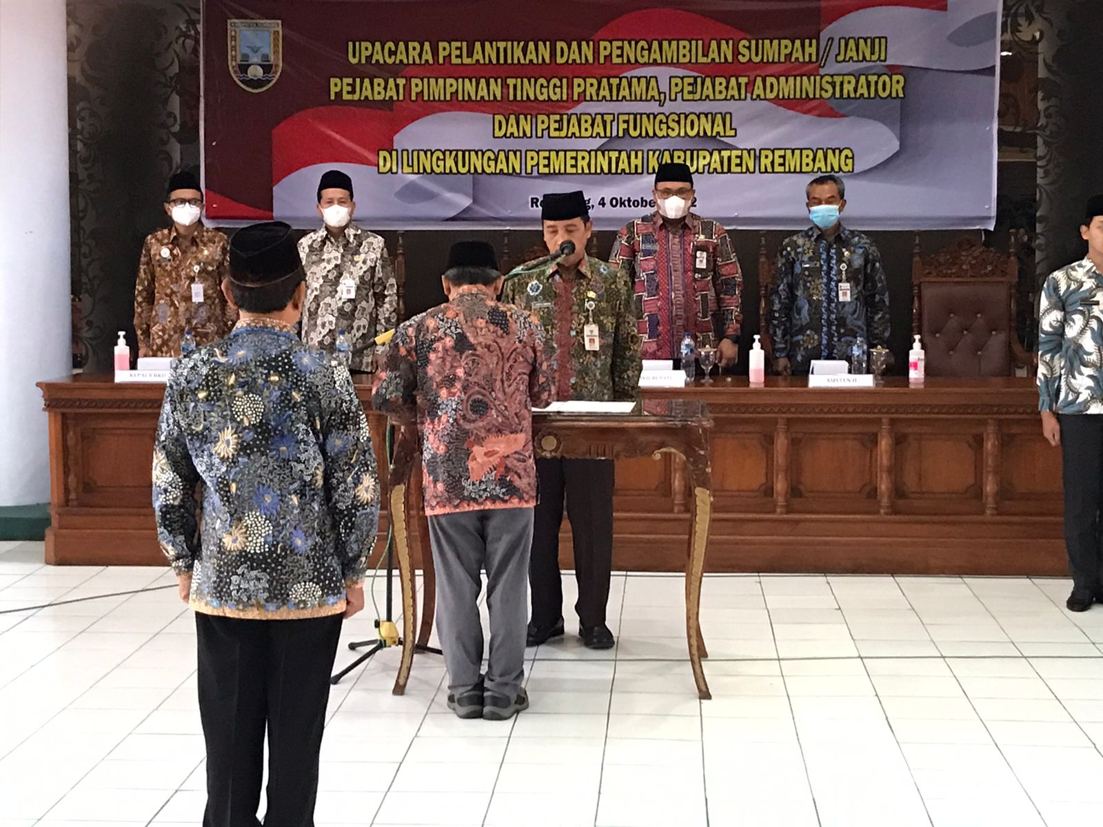 Pelantikan dan Pengambilan Sumpah Jabatan Pimpinan Tinggi Pratama, Jabatan Administrator dan Jabatan Fungsional di Lingkungan Pemkab Rembang